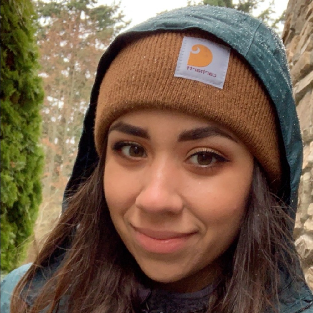 Meet your Posher, Emily